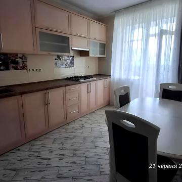 Гетьмана Петра Дорошенка вул., 18в