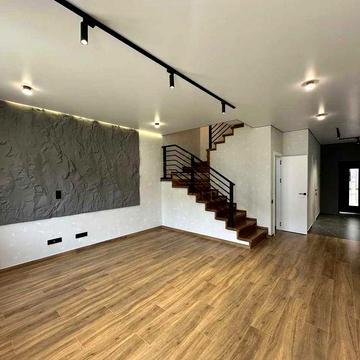 Продаж таунхауса з РЕМОНТОМ в гарній локації біля ЖК Калинова Слобода