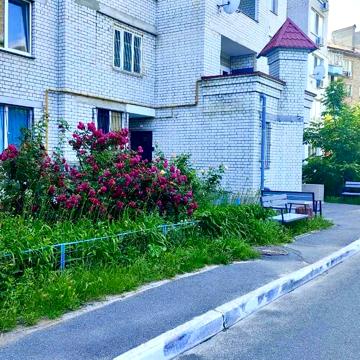 Михайла Грушевського вул., 9