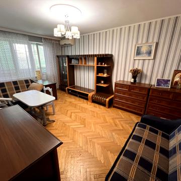 Зої Гайдай вул., 10