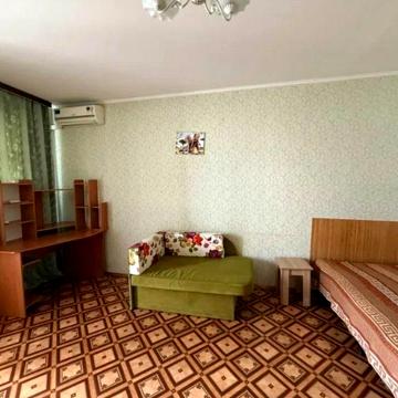 Героїв Дніпра вул., 45