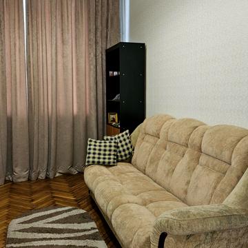 Переможців вул., 6