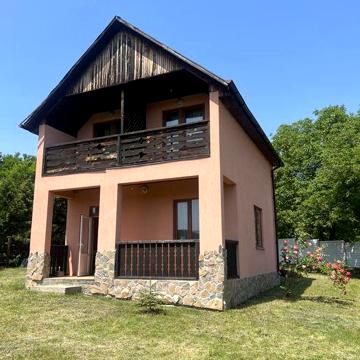 Будинок на Дністрі