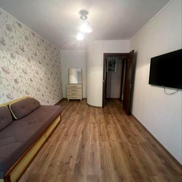 Продам 2-х квартиру, кристал