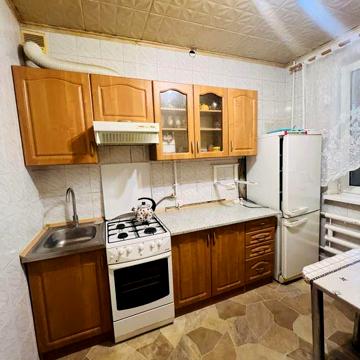 Сдам квартиру возле метро студенческая, Гарибальди 6