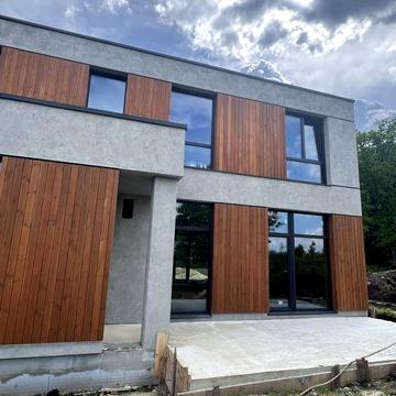 Будинок в с.Зубра біля лісу, Львів. Власник