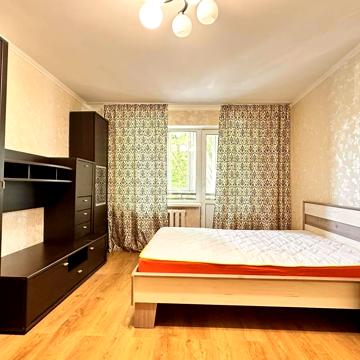 Михайла Котельникова вул., 7