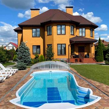 Комарова