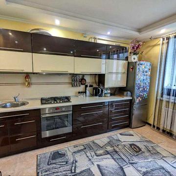 Оренда 2х квартира Є. Коновальця, новобудова
