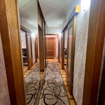 Продам 3ком.квартиру. В центре Л/Б. Полногабаритная 79кв.м. На 3 этаже ЖК Добробуд