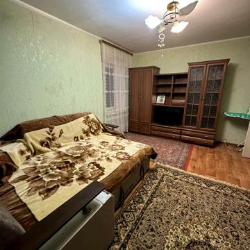 Князя Володимира Великого просп., 129