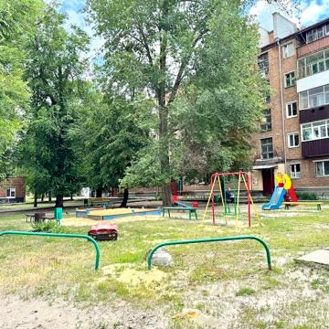 D1M Продам 2 кімнатну квартиру, вул. Південнопроектна, 18.