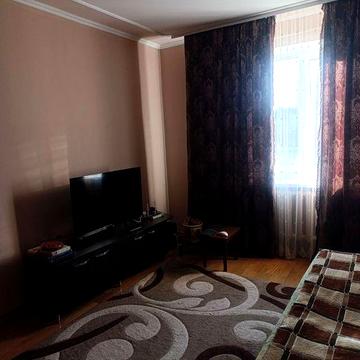 Продається 4-ох кімнатна квартира м. Городок в центі