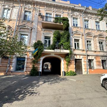 Пастера вул., 19