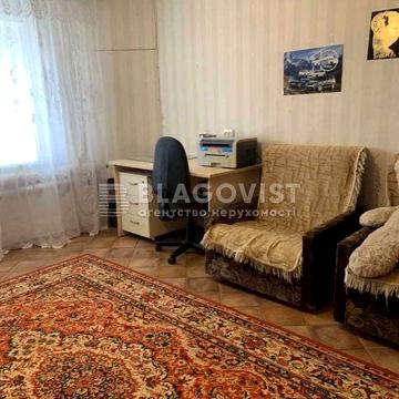 Продаж 2-кімнатної квартири, м. Хрещатик, під ремонт