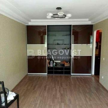 Продам 1К квартиру у центрі Києва! бул. Міхновського Миколи 3а