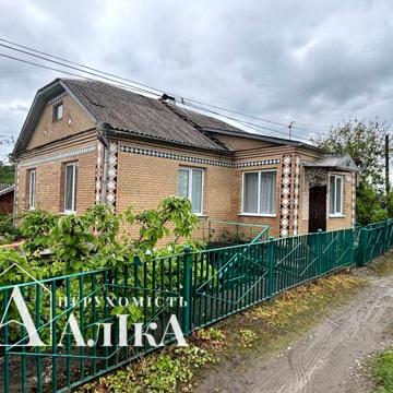Продам двоповерховий будинок