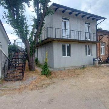 Продам будинок. Вул.Коцюбинського. Парк.
