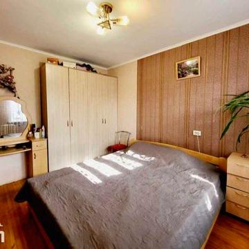 Продам 3 кімнатну квартиру по вулиці  Пирогова 1815