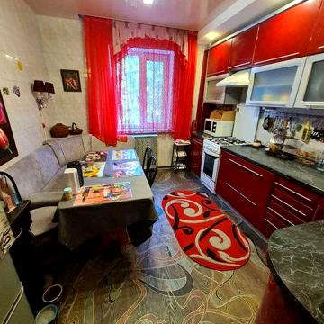 Продам 3 кімн. квартиру р-н кафе "Мерлін". Ремонт. 52000