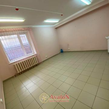 Академіка Сахарова вул., 30