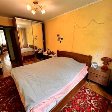 Продаж 2 кімнатної квартири з ремонтом, вул. Зарицьких / Франка, Львів
