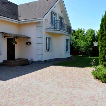 Лугова вул., 17