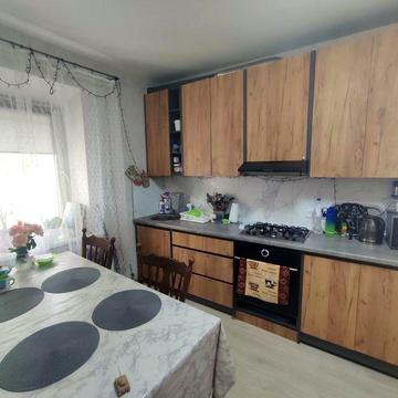 Продам затишний будинок в місті Підгородне