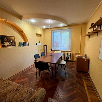 Продам 3 комнатную квартиру на Клочко-6