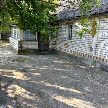 Продам будинок в Троянові (в центрі)