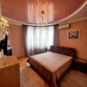 Володимира Івасюка просп. (Героїв Сталінграду), 4