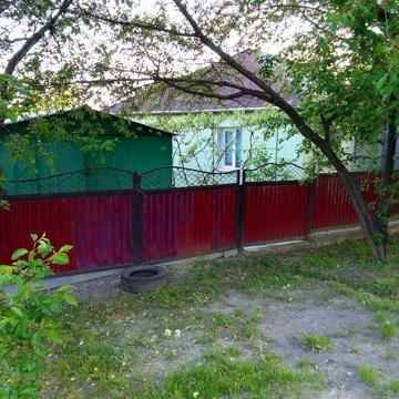 Продам будинок в м.Городок Хмельницької області ,центр.все шагові дост