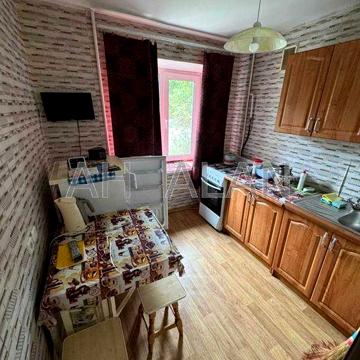 Продаж однокімнатної квартири по вул. Кирилівська 99