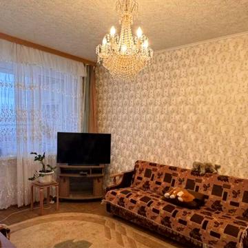 Продається 2-кімнатна квартира на вулиці Науковій.