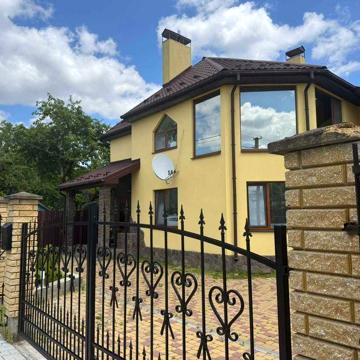 Продаж будинку з ремонтом та меблями в с Оброшине