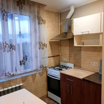 Познанська вул., 8Б