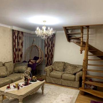 4-к, Івасюка вул., 11, Каскад