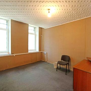 Героїв Майдану вул. (Театральна), 10