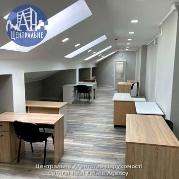 Івана Франка вул., 11