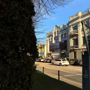 Байди Вишневецького вул., 37