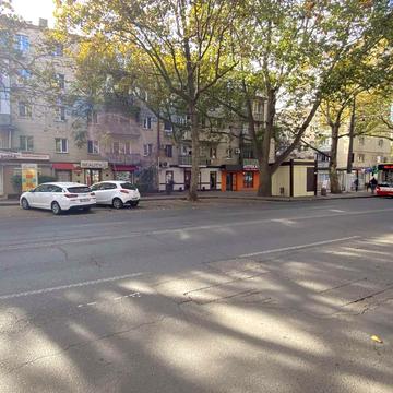 Академіка Філатова вул., 16