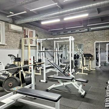 Сегедська вул., 2