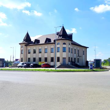 1 травня, 80