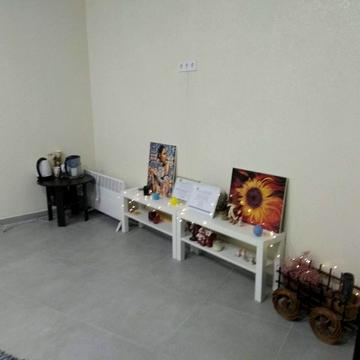 Небесної Сотні просп. (Маршала Жукова), 79б