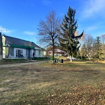 Центральна, 52