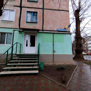 Сонячна вул., 8