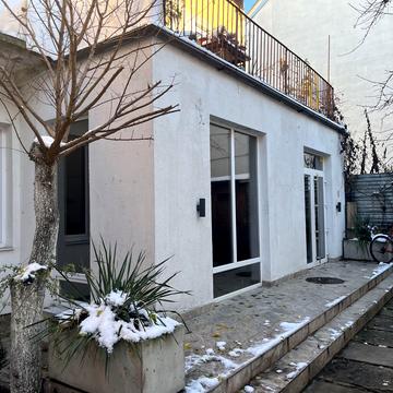 Джерельна вул., 36