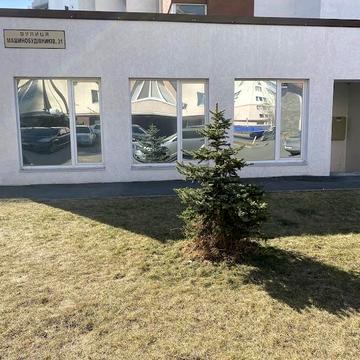 Машинобудівників вул., 31