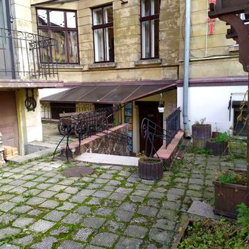 Личаківська вул. (), 8