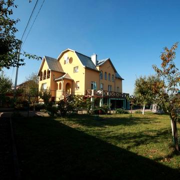 Незалежності вул., 1